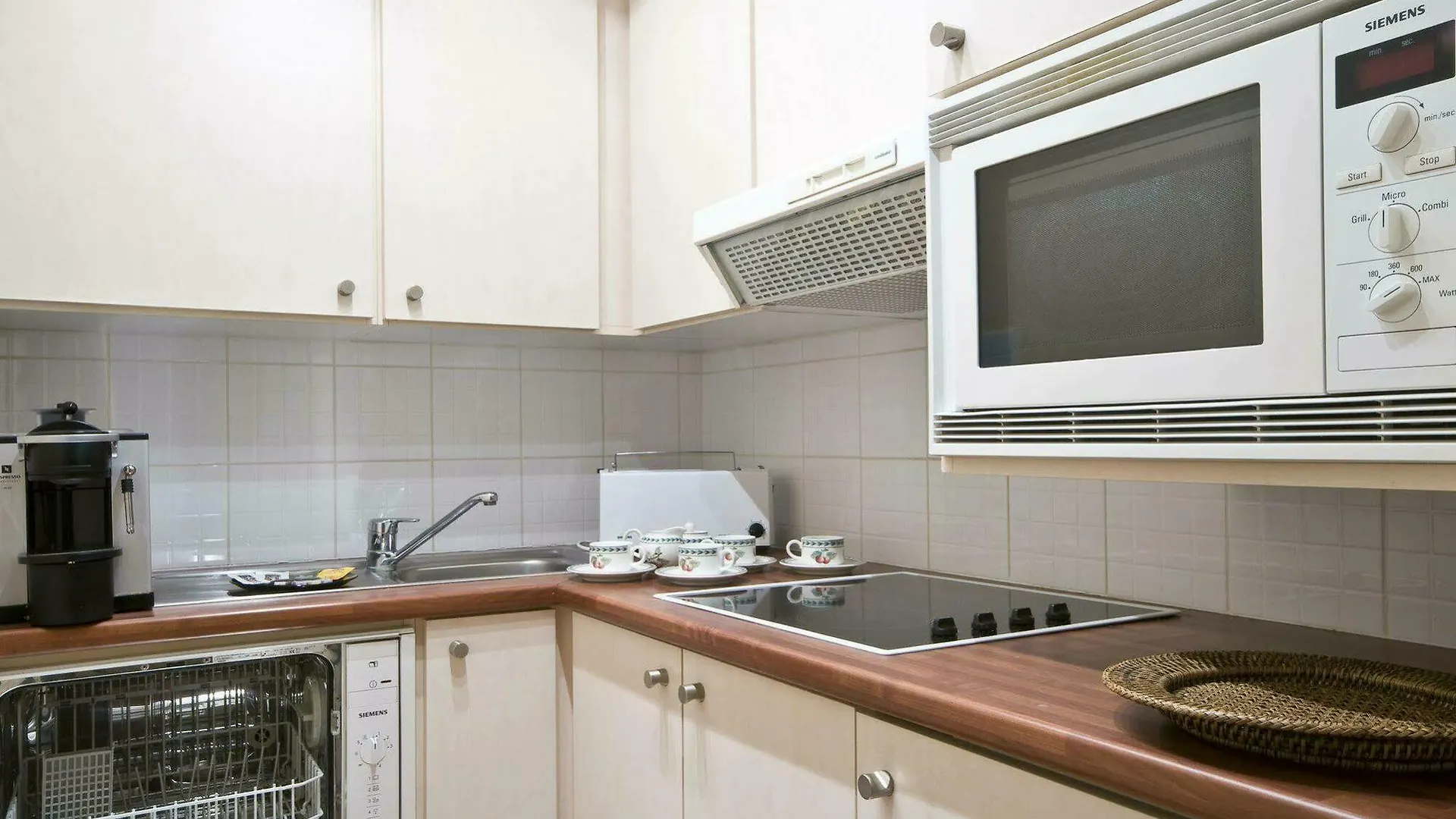 B-Aparthotel Montgomery Etterbeek 4*, Brussels